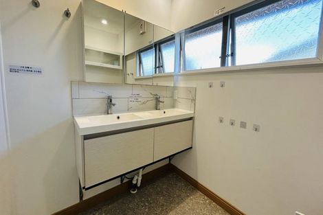 Photo of property in 24 Sunnyhill Crescent, Sunnyhills, Auckland, 2010