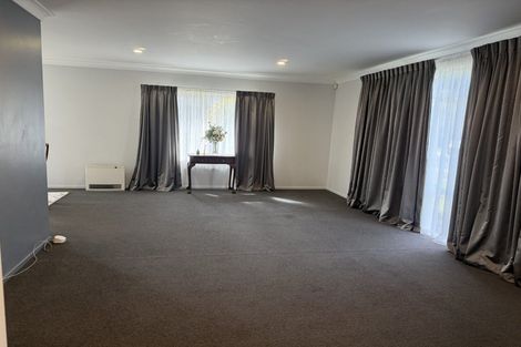 Photo of property in 35 Croftview Road, Wattle Downs, Auckland, 2103