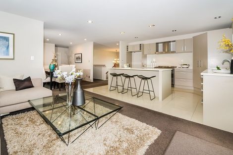 Photo of property in 42 Bur Oak Terrace, Schnapper Rock, Auckland, 0632