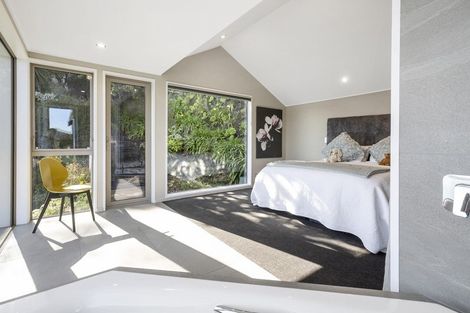 Photo of property in 33 Doon Street, Vauxhall, Dunedin, 9013