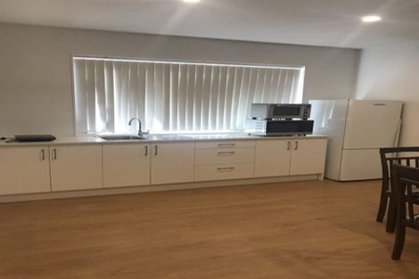 Photo of property in 24 Para Close, Fairview Heights, Auckland, 0632