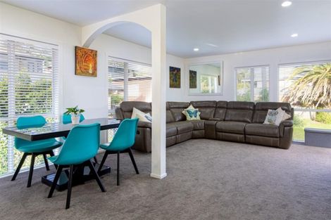 Photo of property in 2/29 Orchard Road, Browns Bay, Auckland, 0630