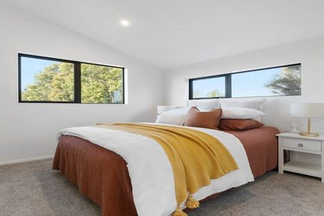 Photo of property in 2/113 Te Atatu Road, Te Atatu South, Auckland, 0610