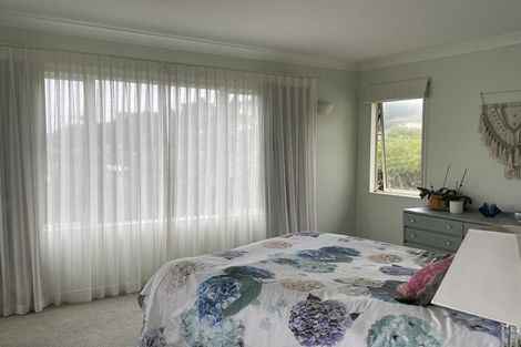 Photo of property in 6 Esther Place, Red Beach, 0932