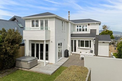 Photo of property in 52 Karepa Street, Brooklyn, Wellington, 6021