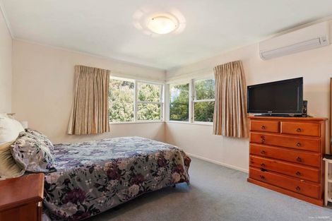 Photo of property in 89 Stottholm Road, Titirangi, Auckland, 0604