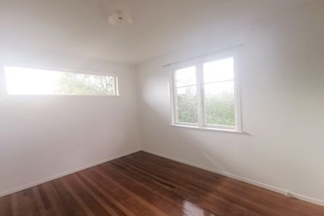 Photo of property in 24 Trojan Crescent, New Lynn, Auckland, 0600