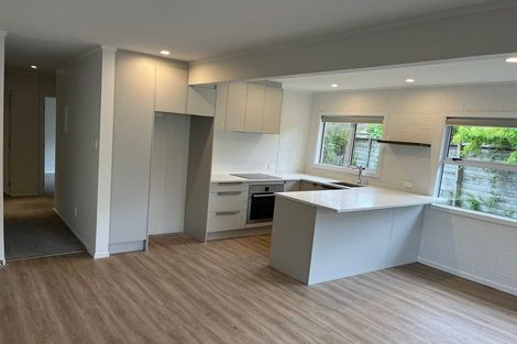 Photo of property in 1/2 Flavia Close, Torbay, Auckland, 0630