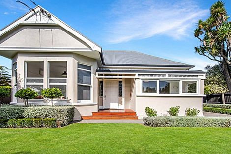 Photo of property in 14 Martin Avenue, Beckenham, Christchurch, 8023