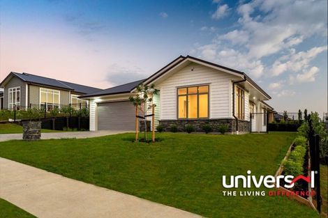 Photo of property in 39 Twin Parks Rise, Papakura, 2110