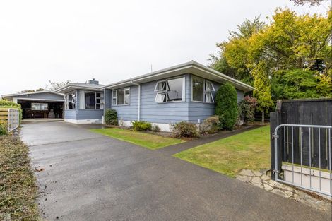 Photo of property in 19 Dunk Place, Milson, Palmerston North, 4414