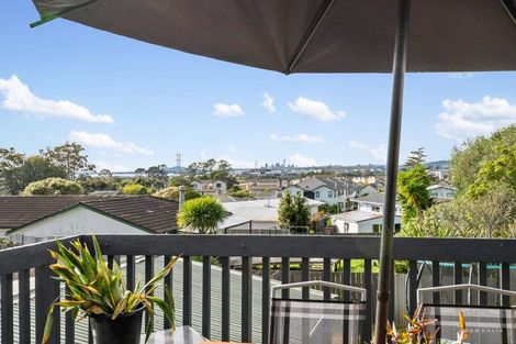 Photo of property in 13 Bodi Place, Te Atatu South, Auckland, 0610