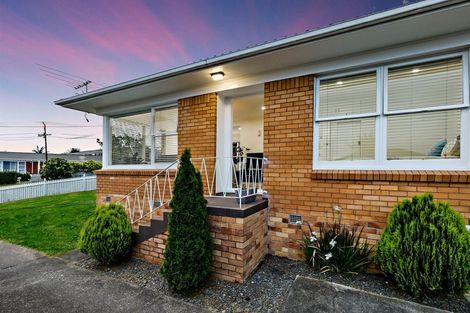 Photo of property in 1/21 East Coast Road, Milford, Auckland, 0620