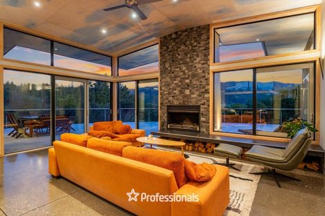 Photo of property in 12 Mount Marua Way, Timberlea, Upper Hutt, 5018