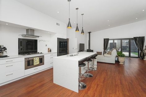 Photo of property in 97 The Drive, Paraparaumu Beach, Paraparaumu, 5032