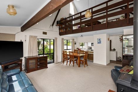 Photo of property in 58 James Cook Street, Havelock North, 4130