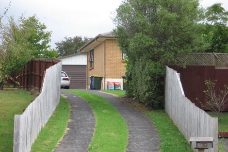 Photo of property in 19 Foyle Place, Glendene, Auckland, 0602