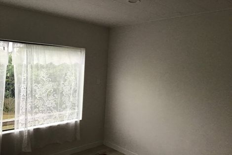 Photo of property in 4 Vanguard Road, Kelston, Auckland, 0602