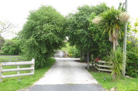 Photo of property in 19 Cane Road, Waimauku, 0812