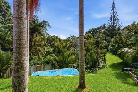 Photo of property in 37 Wairau Road, Oakura, 4314