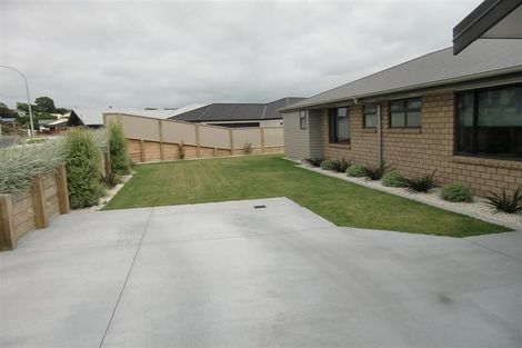 Photo of property in 51 Alberta Road, Glen Avon, New Plymouth, 4312