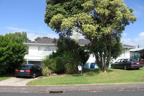 Photo of property in 35 Felgrove Street, Glendene, Auckland, 0602