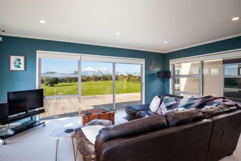 Photo of property in 265 Tai Road, Opunake, 4681