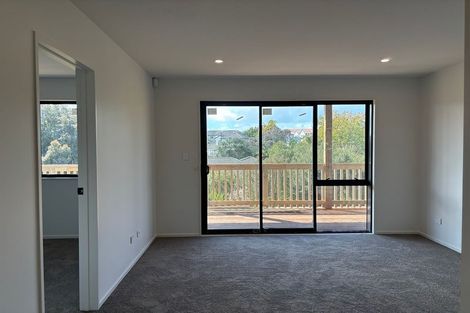 Photo of property in 5 Prevost Lane, Oteha, Auckland, 0632