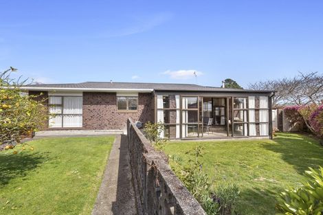 Photo of property in 1 Hunter Place, Merrilands, New Plymouth, 4312