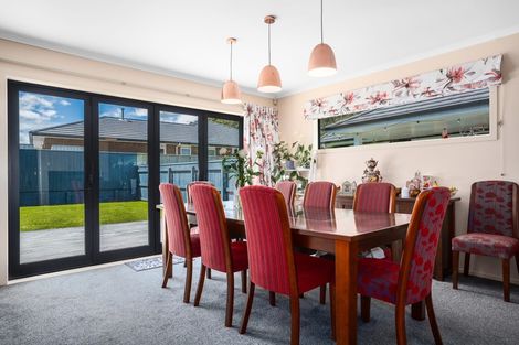 Photo of property in 32 Banks Boulevard, Whitby, Porirua, 5024