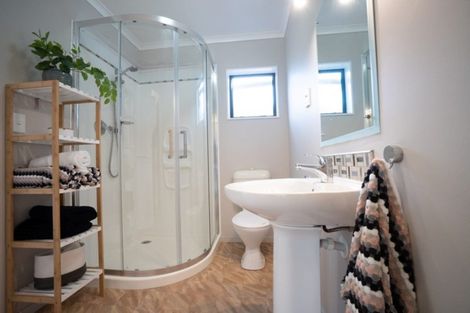 Photo of property in 15 Charles Cross Street, Longburn, Palmerston North, 4412