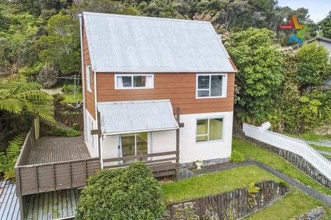 Photo of property in 1/15a Glen Road, Stokes Valley, Lower Hutt, 5019