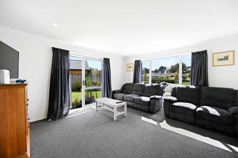 Photo of property in 17 Mahy Way, Leamington, Cambridge, 3432