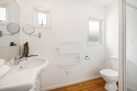 Photo of property in 5 William Souter Street, Forrest Hill, Auckland, 0620