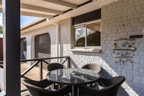 Photo of property in 11 Kelly Street, Baylys Beach, Dargaville, 0377