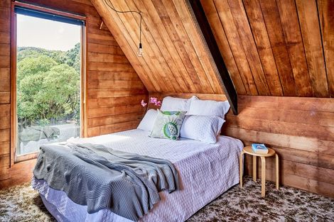 Photo of property in 65 Howard Road, Point Howard, Lower Hutt, 5013