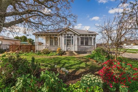 Photo of property in 18 Lee Road, Taradale, Napier, 4112