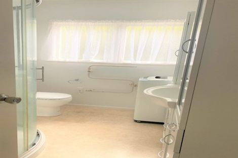 Photo of property in 5 Colin Wild Place, Glenfield, Auckland, 0629