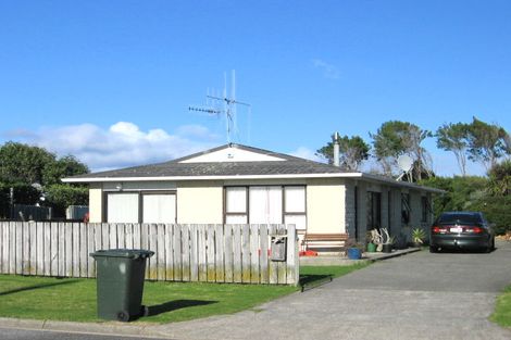 Photo of property in 27 Kiharoa Street, Otaki Beach, Otaki, 5512