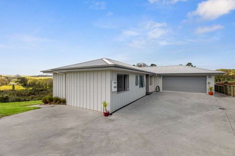 Photo of property in 11 Lupis Way, Kaiwaka, 0573