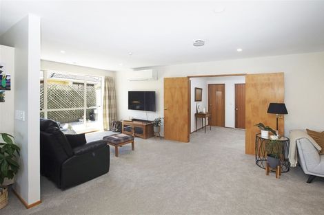 Photo of property in 13 Oldham Place, Darfield, 7510