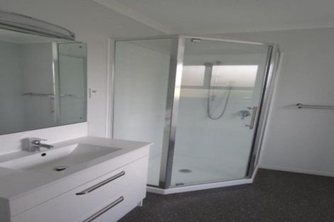 Photo of property in 35 Nevada Drive, Merrilands, New Plymouth, 4312