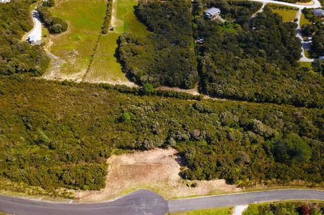 Photo of property in 124 Stratford Drive, Cable Bay, 0420