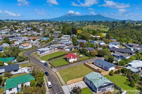 Photo of property in 5 Wheeler Place, Upper Vogeltown, New Plymouth, 4310