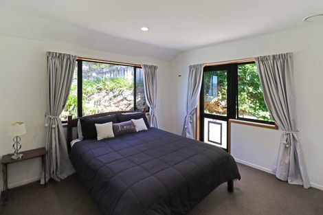 Photo of property in 15a Waru Street, Khandallah, Wellington, 6035