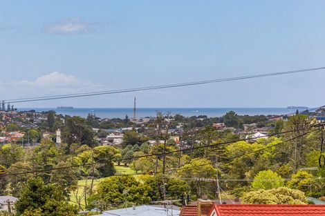 Photo of property in 177 Coronation Road, Hillcrest, Auckland, 0627