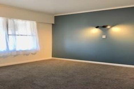 Photo of property in 2/71 Mount Smart Road, Onehunga, Auckland, 1061