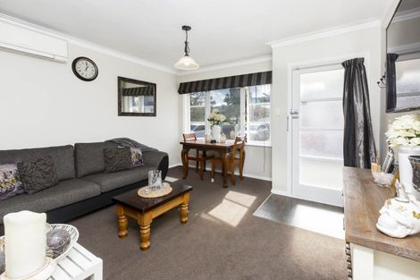 Photo of property in 60 Gibbons Street, Ebdentown, Upper Hutt, 5018