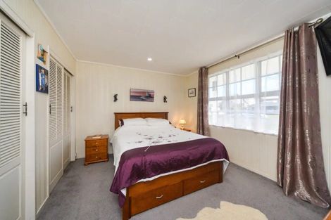 Photo of property in 17 Anaru Place, Awapuni, Palmerston North, 4412
