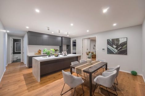 Photo of property in 15 Mcindoe Road, Kumeu, 0810